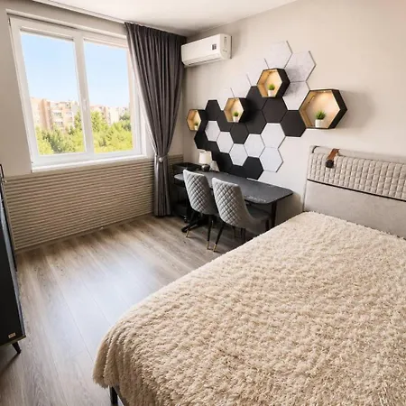 Apartment Two-bedroom With A Cozy Balcony