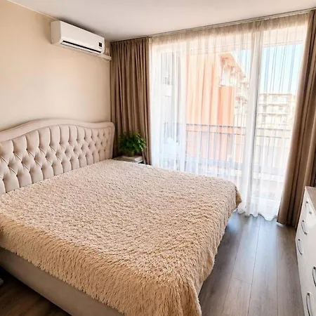 Apartment Two-bedroom With A Cozy Balcony *